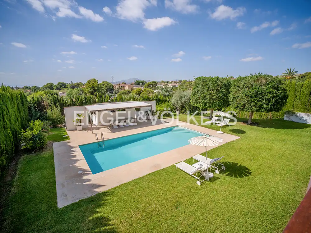 Piscina de Casa o xalet en venda en Elche / Elx amb Aire condicionat, Calefacció i Jardí privat