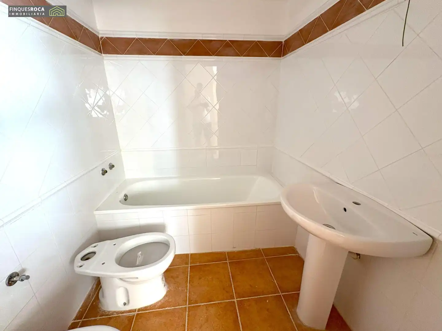 Bany de Apartament en venda en Alcanar amb Alarma i Piscina comunitària