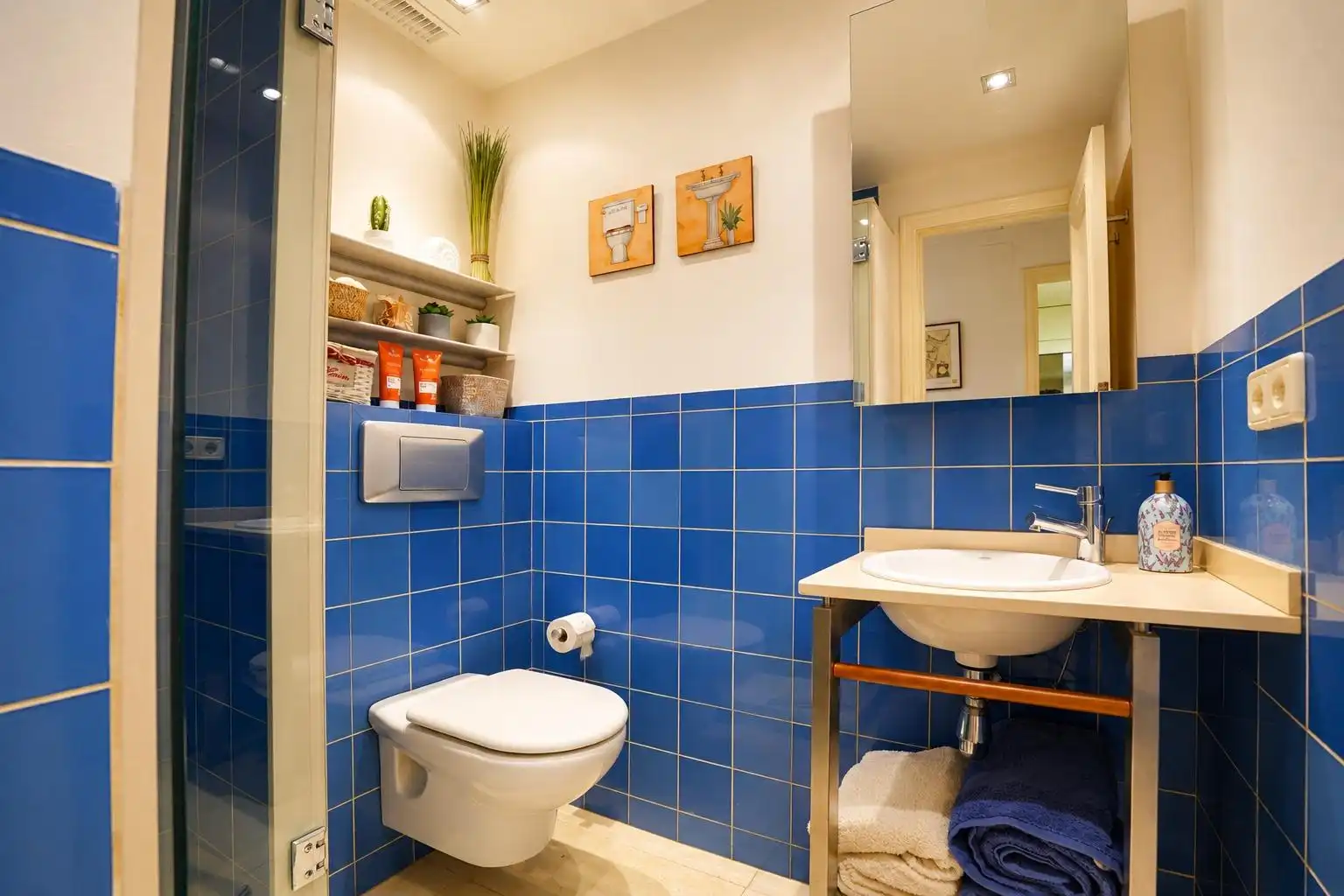 Bathroom of Flat for sale in Salou  with Air Conditioner, Terrace and Storage room