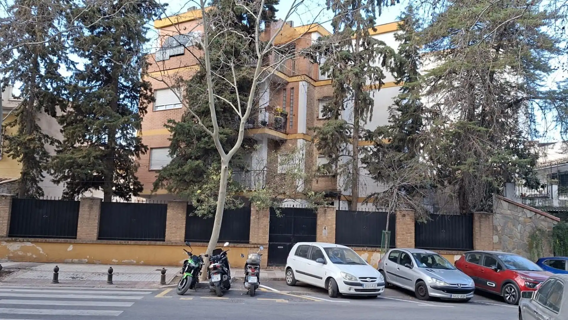 Vista exterior de Piso de alquiler en  Granada Capital con Amueblado y Balcón