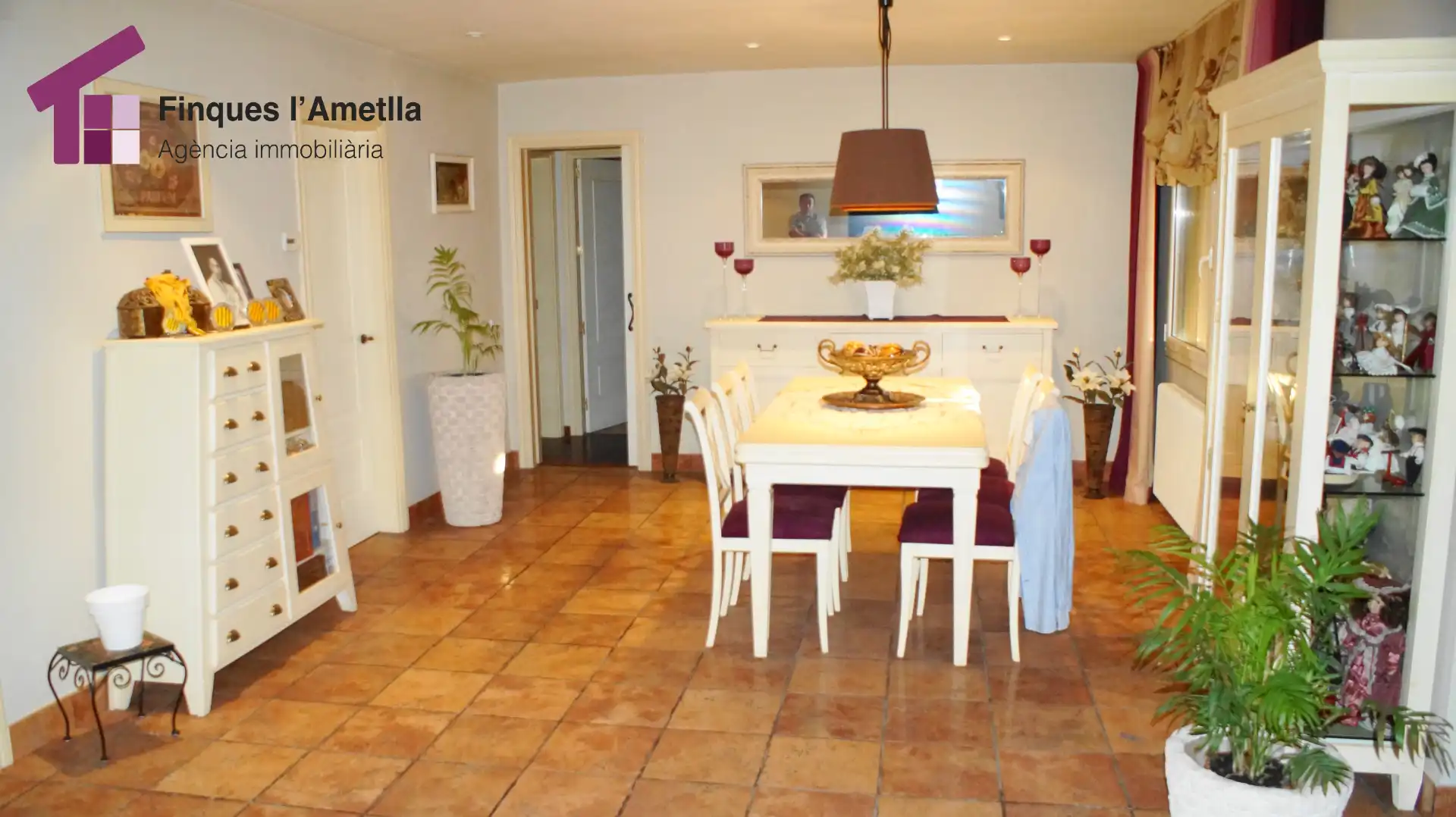 Menjador de Casa o xalet en venda en L'Ametlla del Vallès amb Aire condicionat, Calefacció i Jardí privat