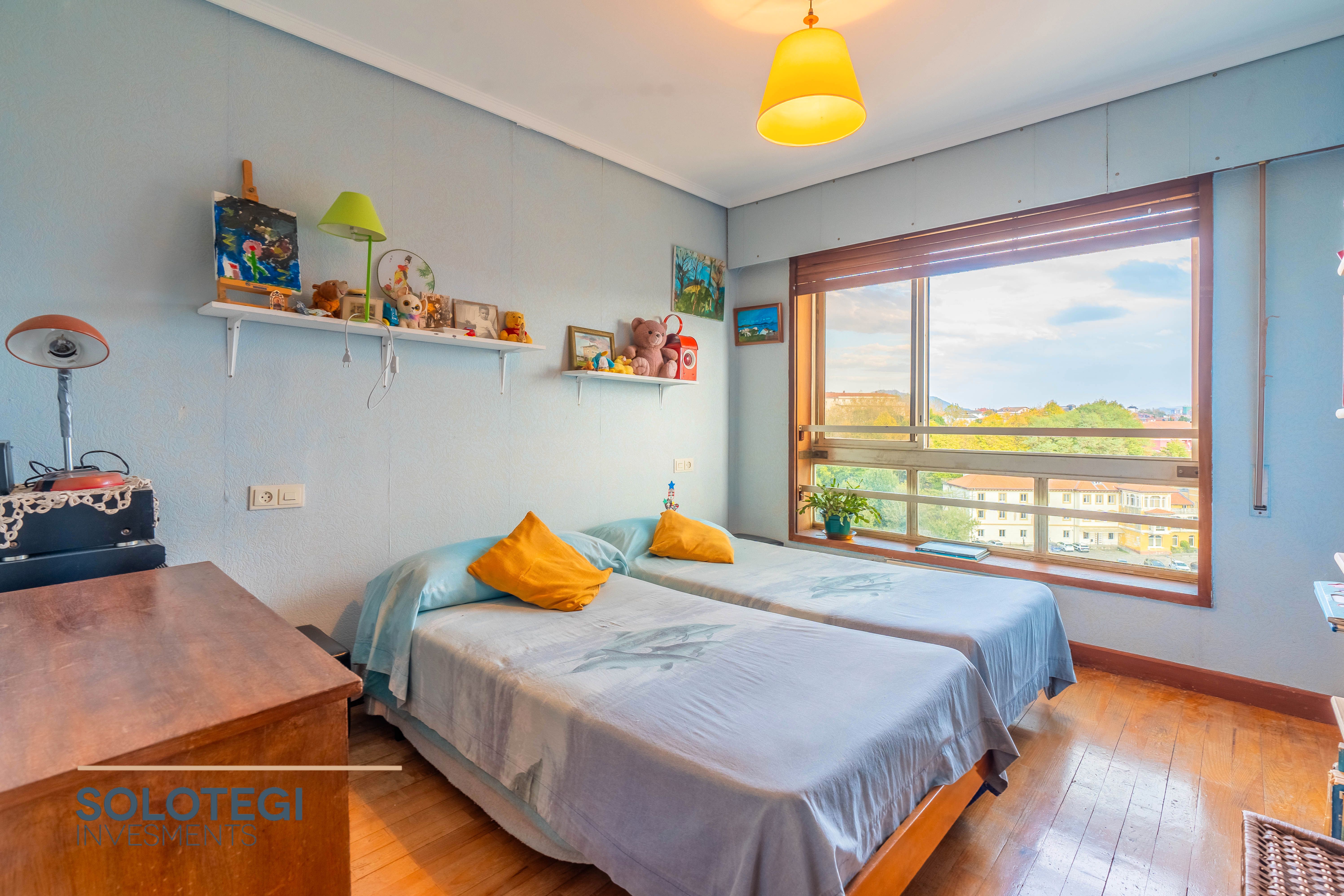 Bedroom of Flat for sale in Donostia - San Sebastián   with Heating, Parquet flooring and Storage room