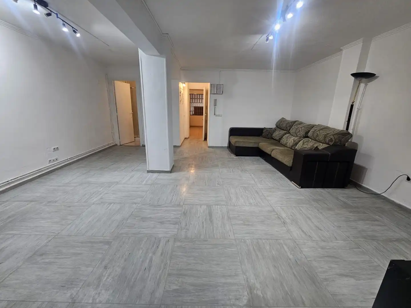 Ground floor for sale in Alicante / Alacant  with Air Conditioner