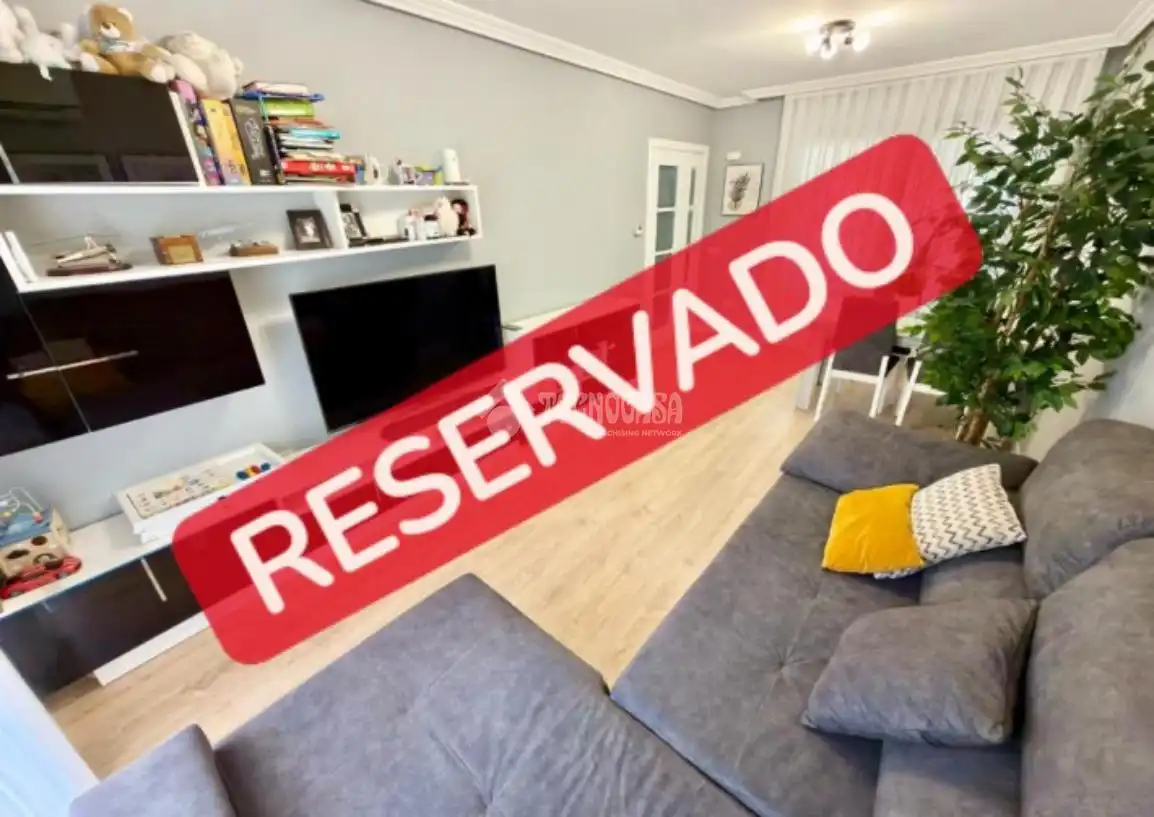 Sala de estar de Casa adosada en venta en Valdeaveruelo con Aire acondicionado, Calefacción y Terraza