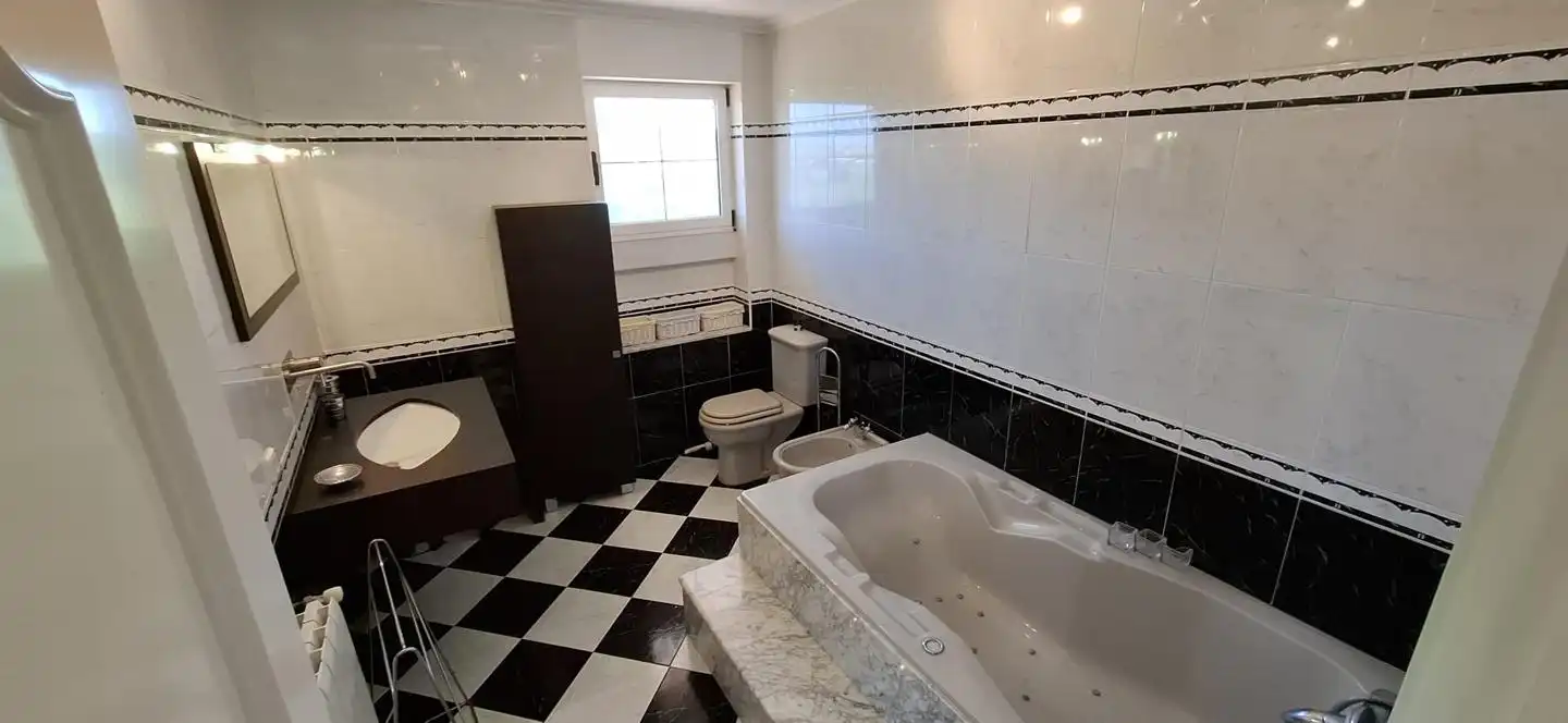 Bathroom of Houses for sale in Santa Cruz de Bezana  with Terrace, Sauna and Community pool