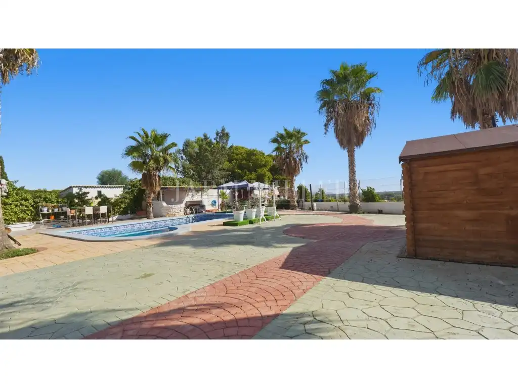 Exterior view of Houses for sale in La Huerta  