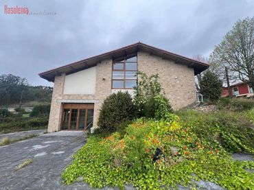Detached house for sale in Zapateira 12