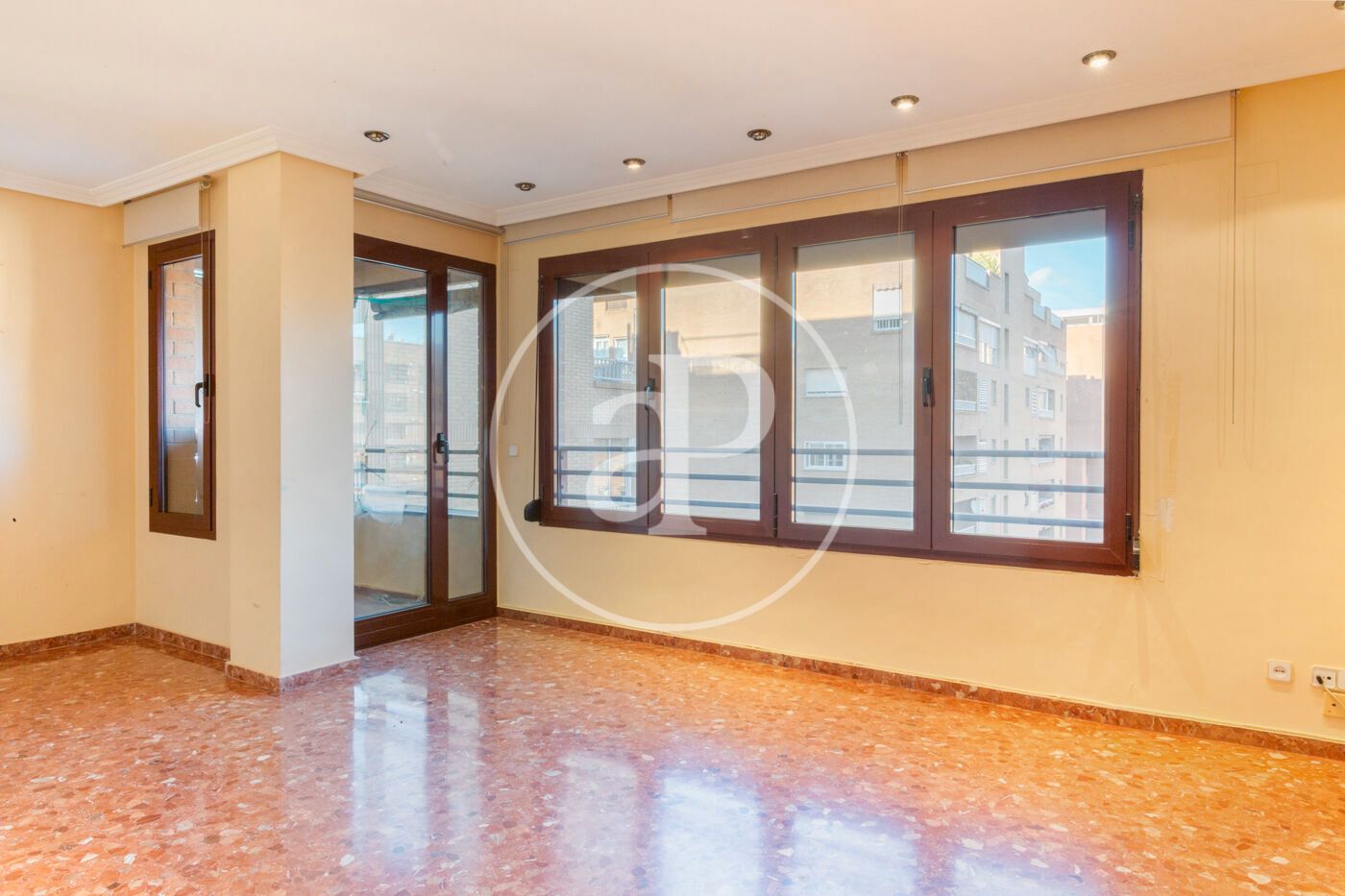Exterior view of Flat for sale in  Valencia Capital  with Air Conditioner, Heating and Terrace