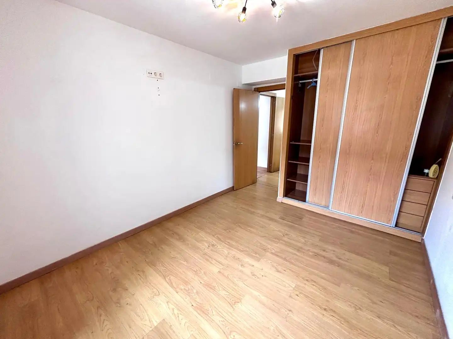 Bedroom of Flat for rent in Gijón   with Heating, Washing machine and Microwave