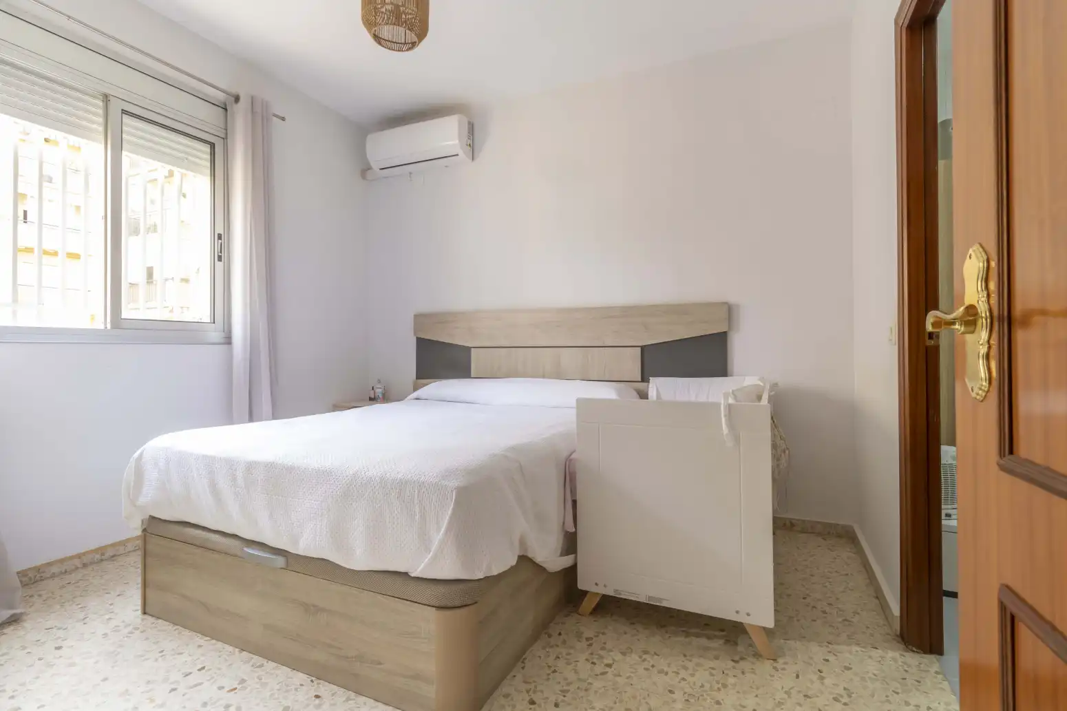 Habitación de Piso en venta en Sevilla con Aire acondicionado y Terraza