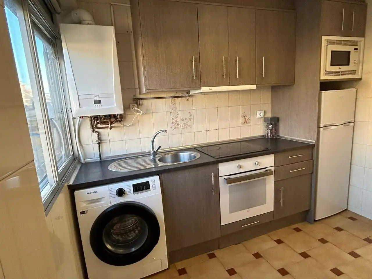 Cuina de Pis en venda en Zaragoza amb Aire condicionat, Calefacció i Moblat
