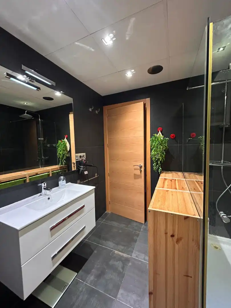 Bathroom of Houses for sale in Valderrobres  with Air Conditioner, Heating and Furnished