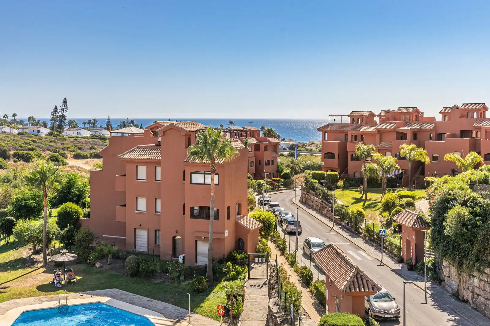 Vista exterior de Apartamento en venta en Dos Hermanas con Amueblado, Horno y Lavadora