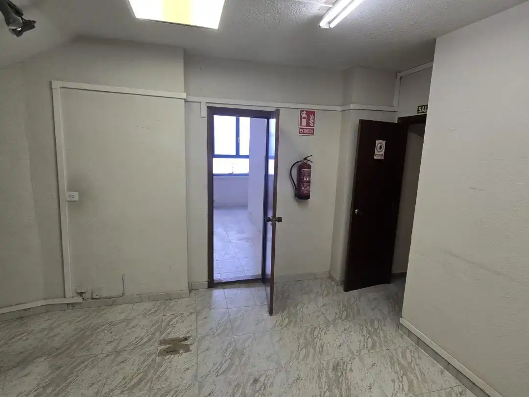 Oficina en venda en Langreo amb Calefacció