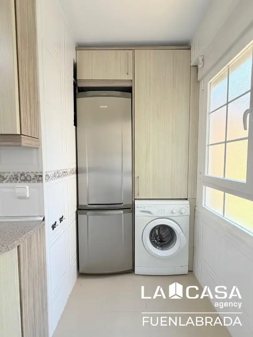 Kitchen of Flat for sale in Fuenlabrada  with Oven and Washing machine