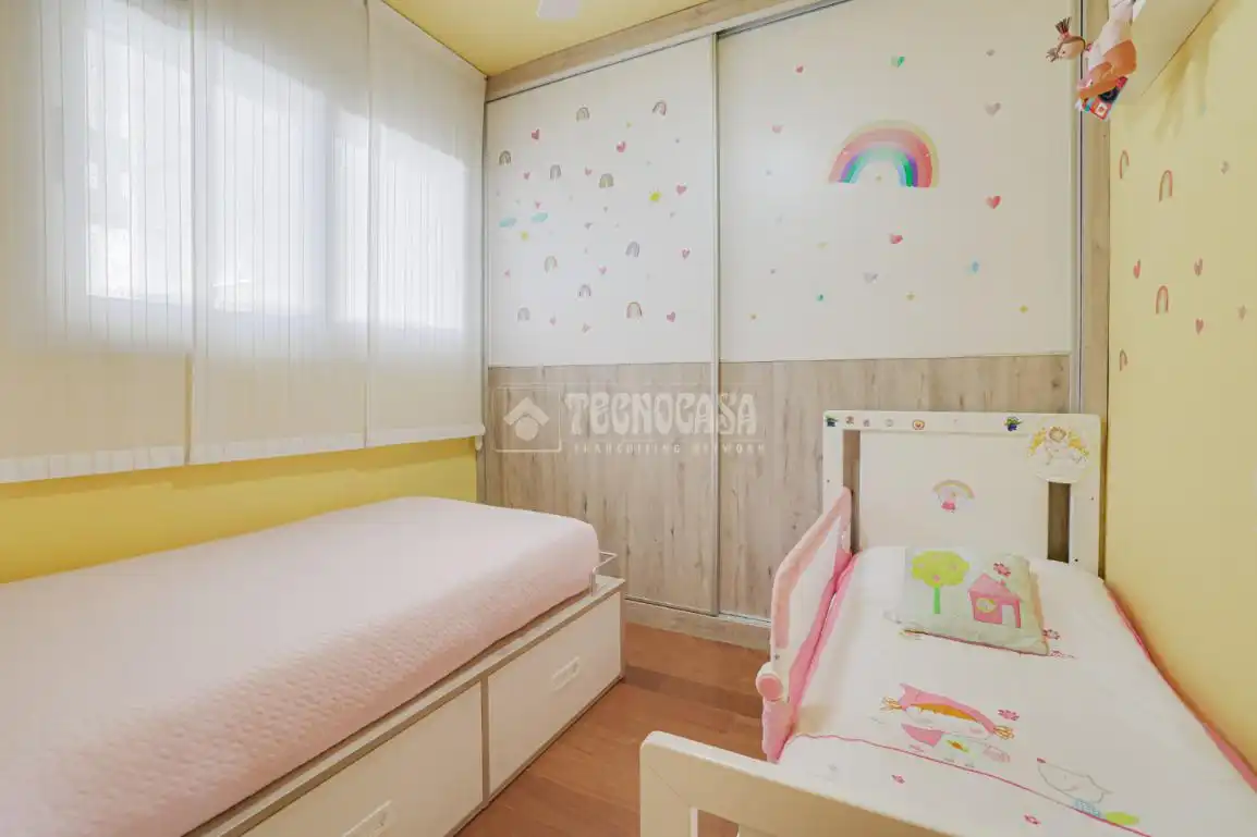 Habitación de Piso en venta en L'Hospitalet de Llobregat con Aire acondicionado, Calefacción y Balcón