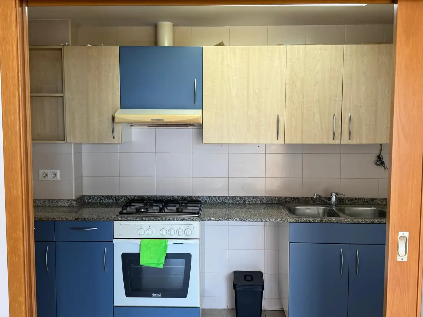 Kitchen of Flat for sale in Badalona  with Air Conditioner, Heating and Oven