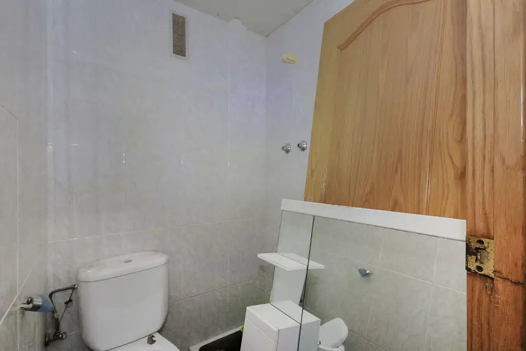 Badezimmer von Wohnung zum Verkauf in Sant Boi de Llobregat