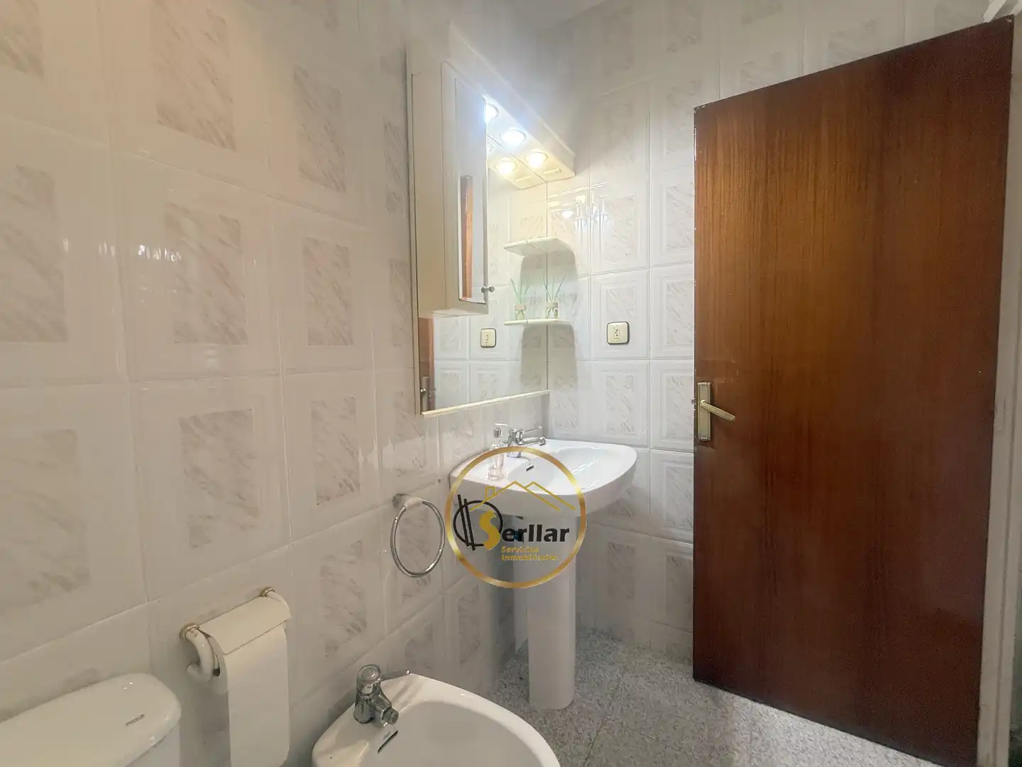 Badezimmer von Erdgeschoss zum Verkauf in Calafell mit Heizung, Privatgarten und Terrasse