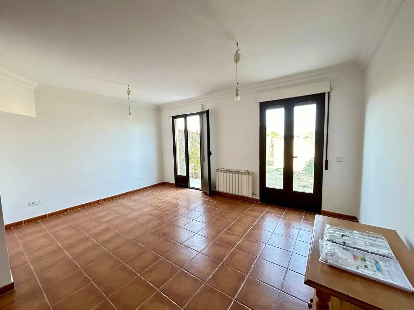 Sala d'estar de Casa adosada en venda en Segovia amb Calefacció, Jardí privat i Forn