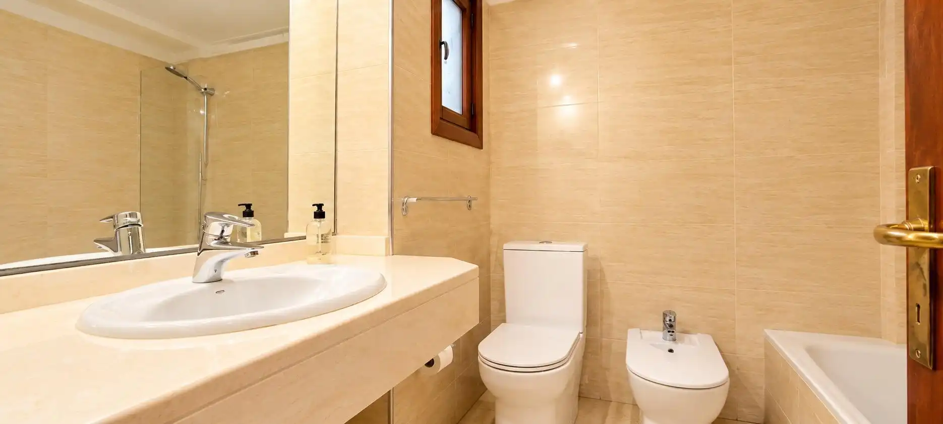 Bathroom of Flat for sale in Llevant