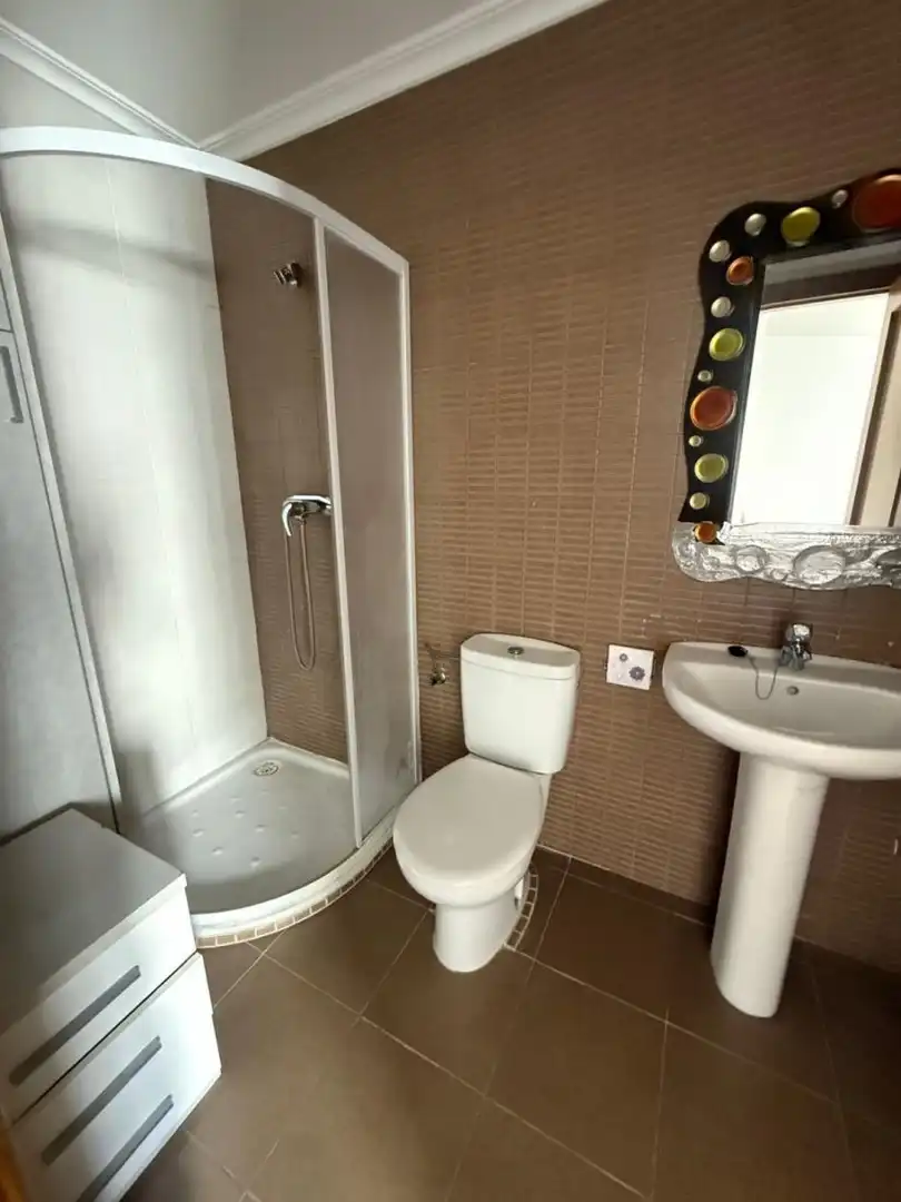 Baño de Ático en venta en Alzira con Terraza y Alarma