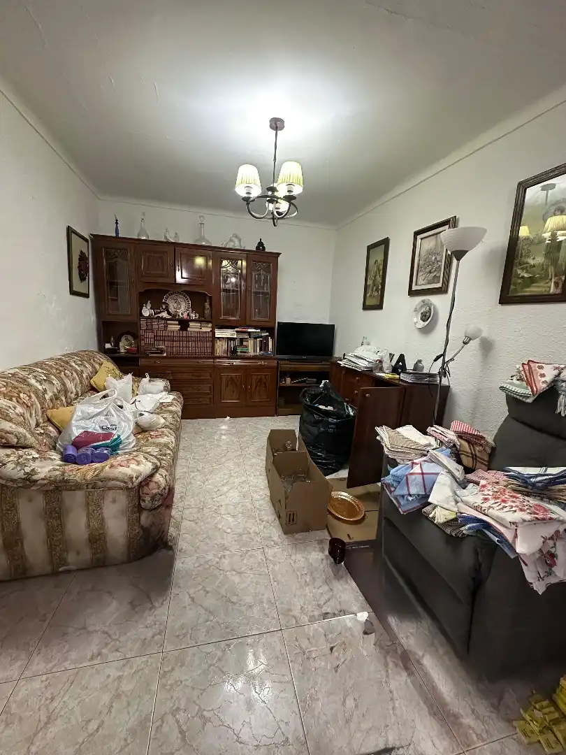 Sala d'estar de Casa adosada en venda en Benamargosa amb Aire condicionat, Moblat i Balcó
