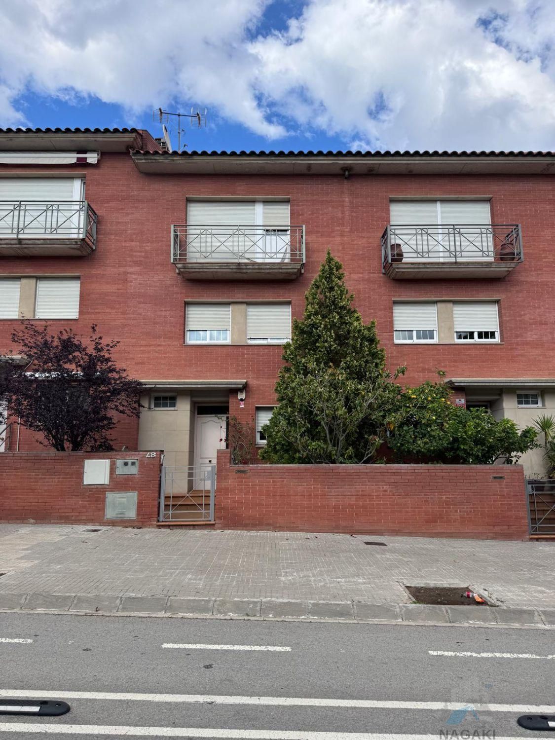 Exterior view of House or chalet for sale in Sant Feliu de Llobregat