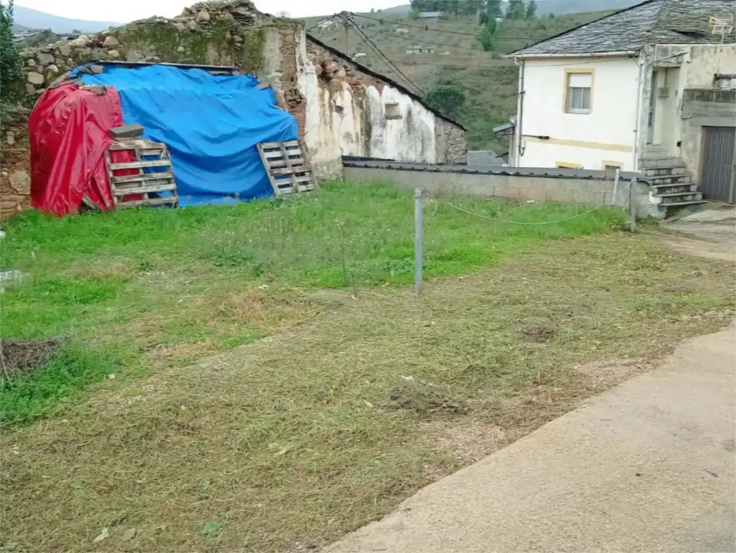 Casa adosada en venda en Petín amb Moblat
