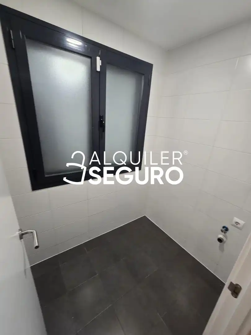 Bany de Pis de lloguer en Torrejón de Ardoz amb Calefacció, Terrassa i Traster