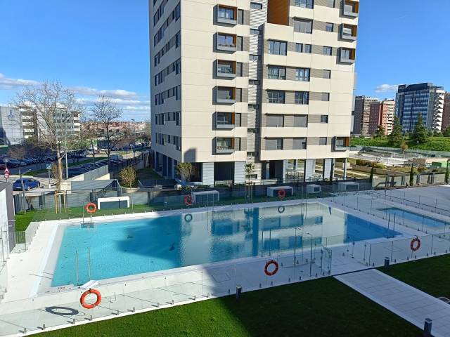 Piso en Alquiler en DULCE CHACON en Virgen del Cortijo - Manoteras