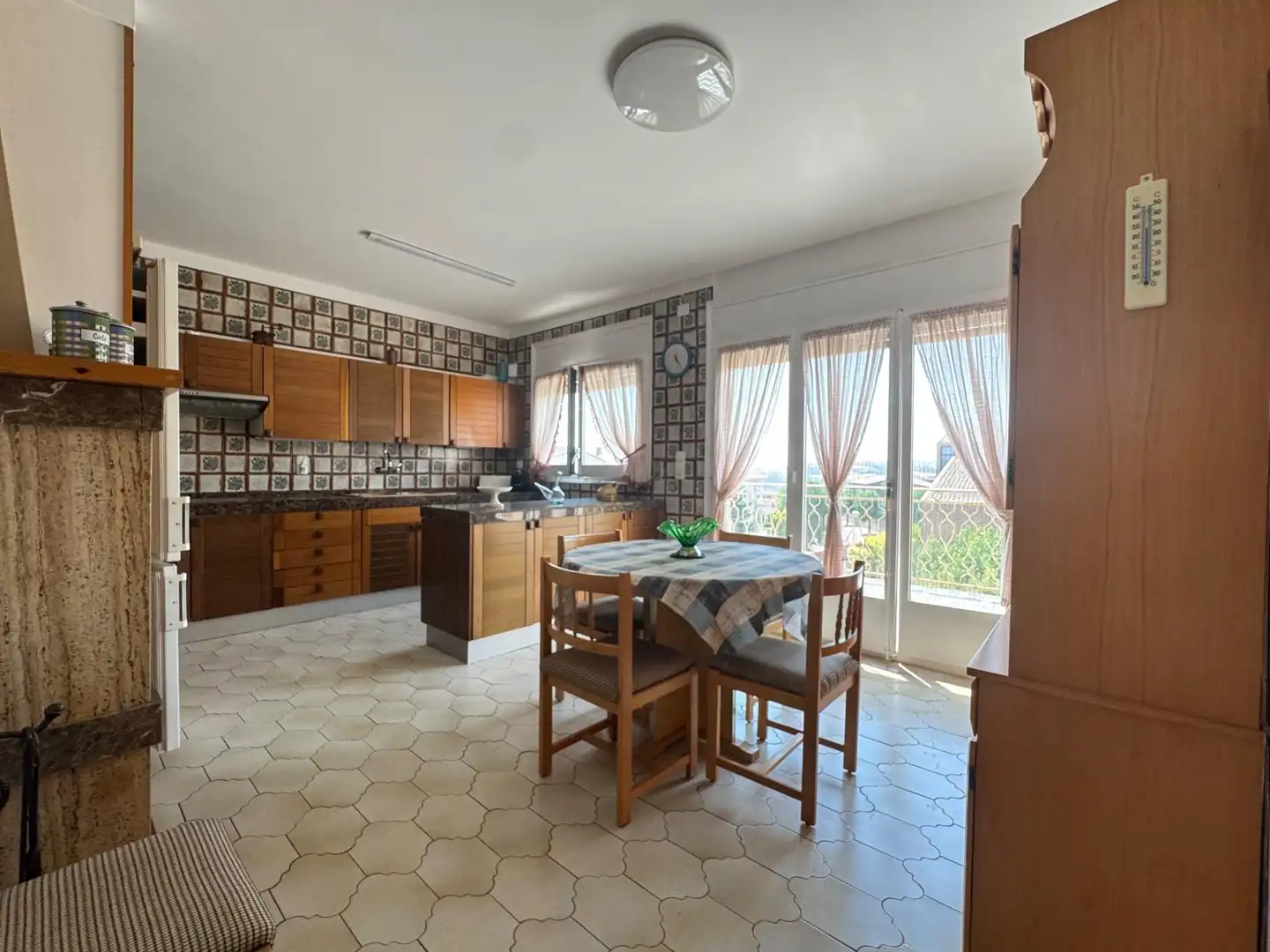 Cuina de Casa o xalet en venda en Cervera amb Calefacció, Jardí privat i Terrassa