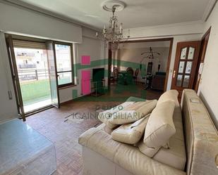 Sala d'estar de Pis en venda en Cáceres Capital amb Aire condicionat, Calefacció i Parquet