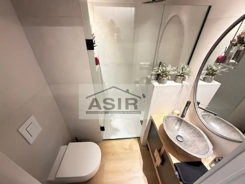 Baño de Piso de alquiler en Alzira con Aire acondicionado