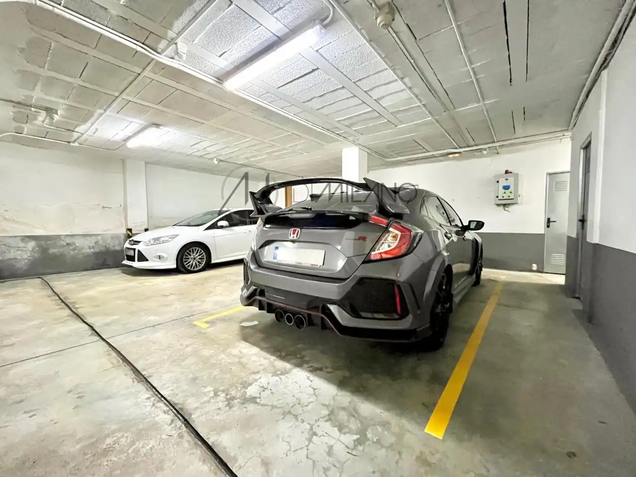 Parking de Piso en venta en Vigo  con Calefacción, Parquet y Balcón
