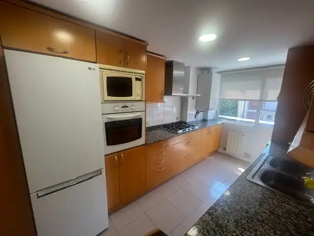 Küche von Wohnung zur Miete in Sant Cugat del Vallès mit Klimaanlage, Heizung und Parkett