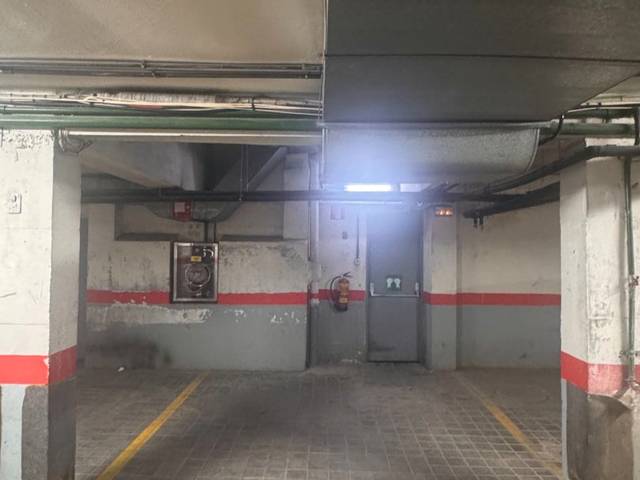 Garaje en Alquiler en Calle de Villaescusa, 7 en Pueblo Nuevo