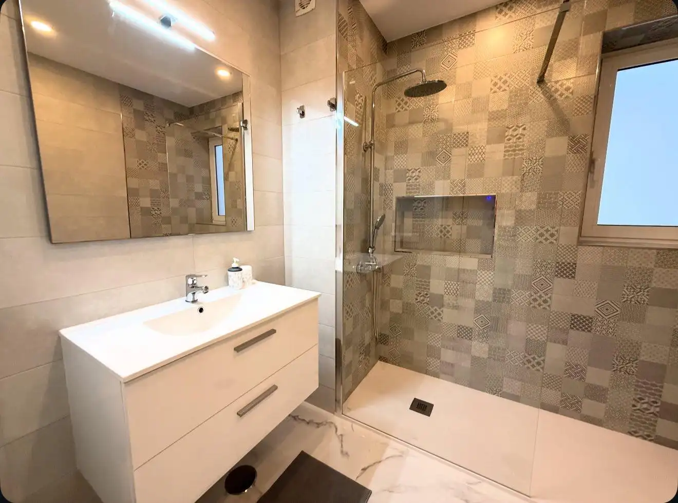 Bany de Apartament de lloguer en Arona amb Terrassa i Piscina comunitària