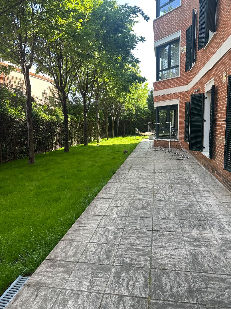 Terrassa de Pis en venda en  Madrid Capital amb Aire condicionat, Calefacció i Jardí privat