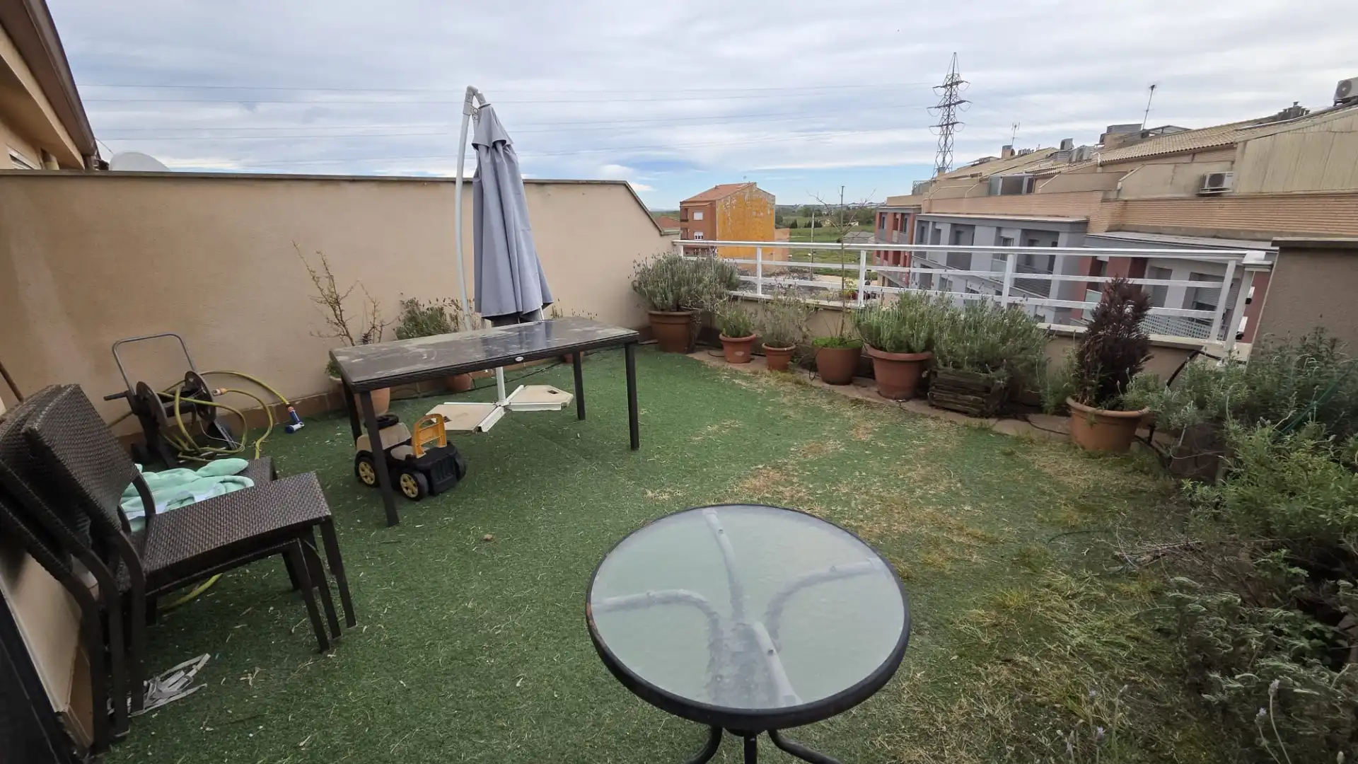 Terrassa de Casa adosada en venda en Lleida amb Aire condicionat, Calefacció i Jardí privat