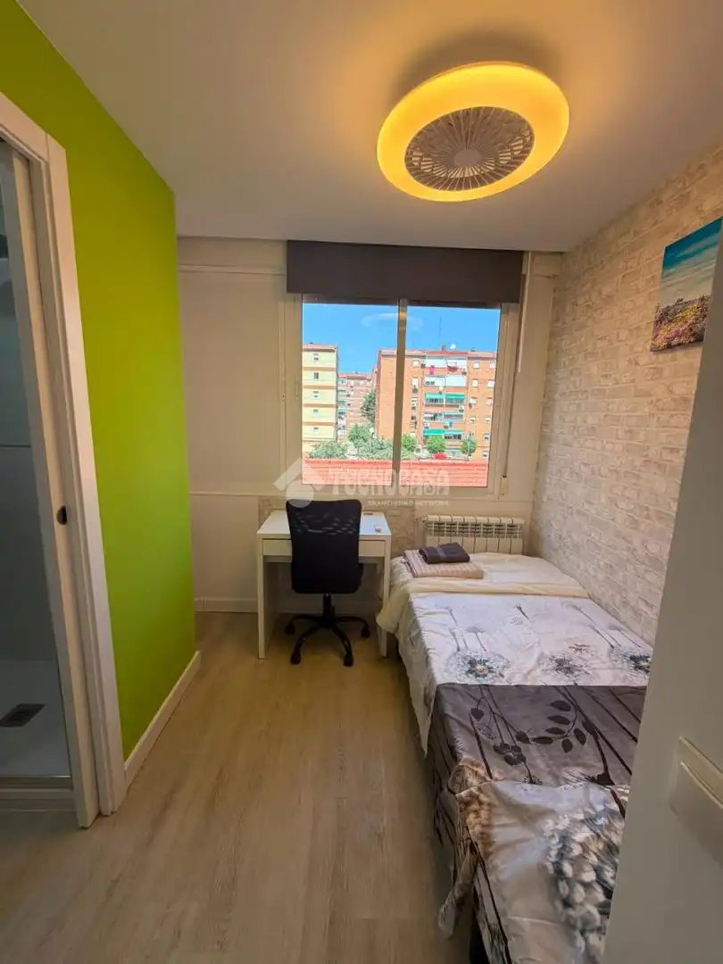 Bedroom of Flat for rent in Getafe  with Air Conditioner, Heating and Furnished