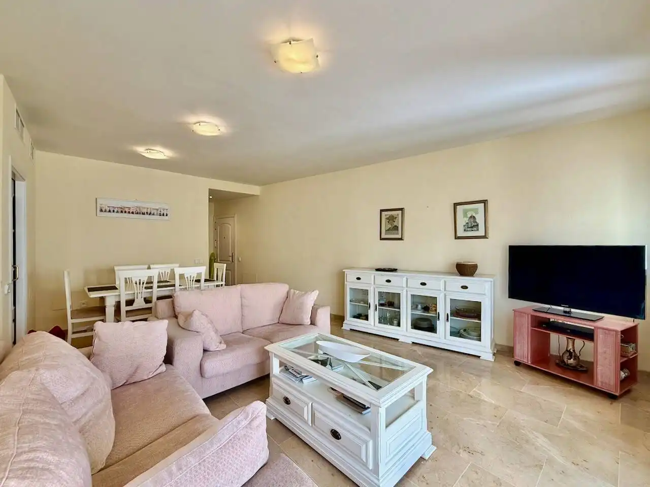 Wohnzimmer von Wohnung zum Verkauf in Manilva mit Klimaanlage, Terrasse und Möbliert