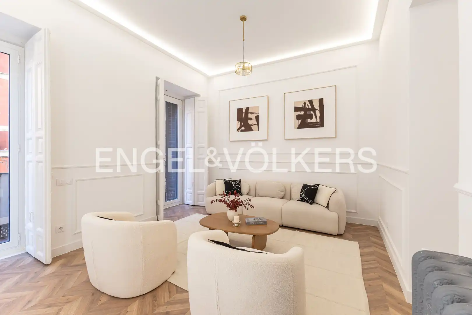 Living room of Flat for sale in  Madrid Capital  with Air Conditioner, Heating and Parquet flooring