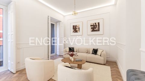 Foto 2 de Piso en venta en Calle de Los Caños del Peral, Palacio, Madrid Capital