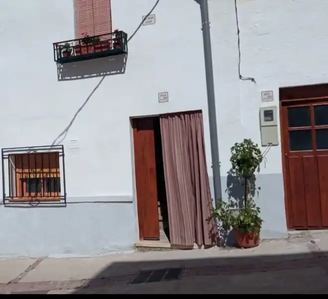 Casa adosada de alquiler en Calle Virgen del Pilar, 43, Lanjarón