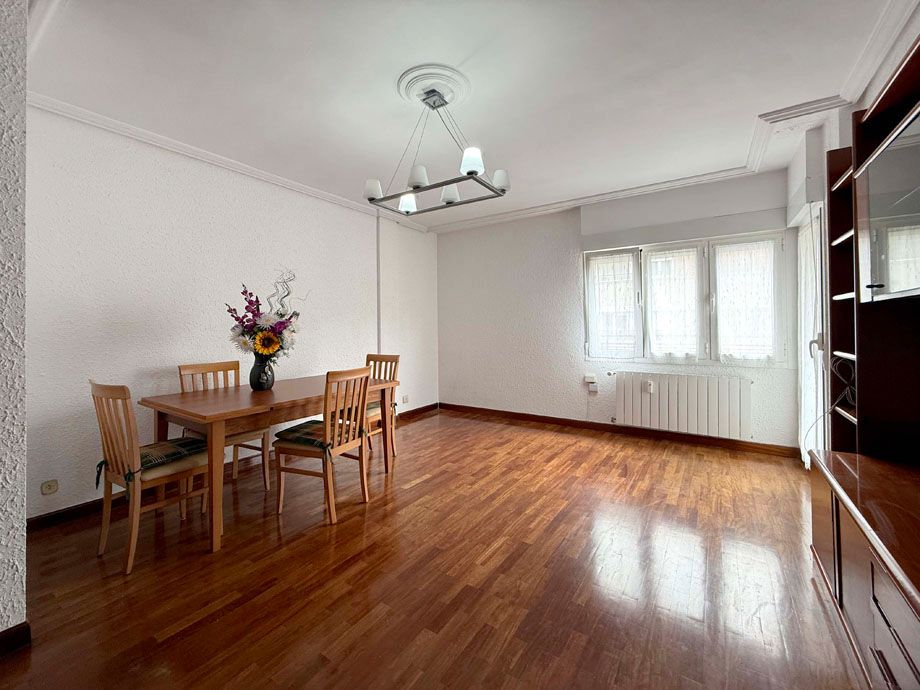 Comedor de Piso en venta en Vitoria - Gasteiz con Calefacción, Parquet y Terraza