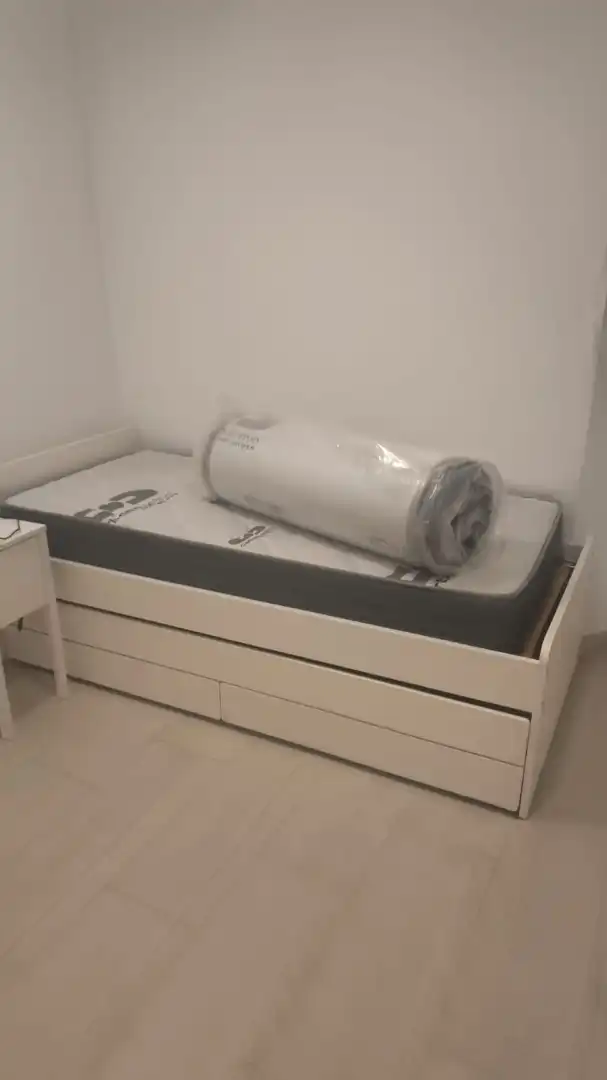 Habitación de Piso de alquiler en Melilla con Aire acondicionado y Amueblado