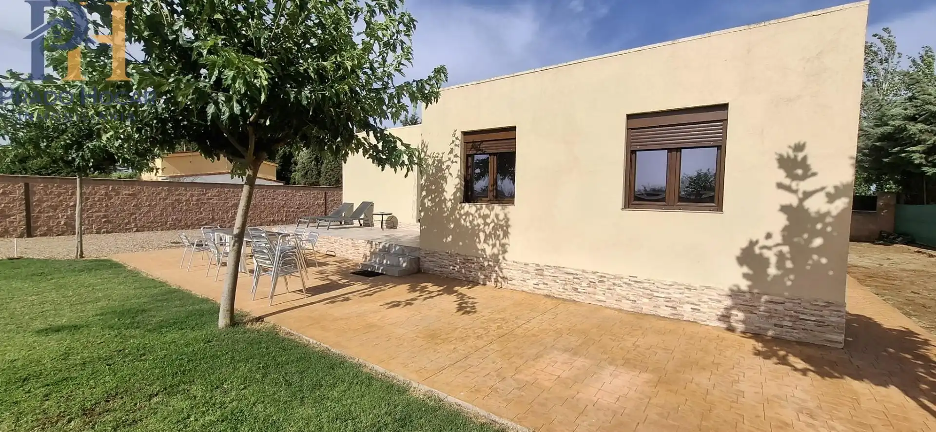 Houses for sale in Calle Calle Moscatel, Pepino