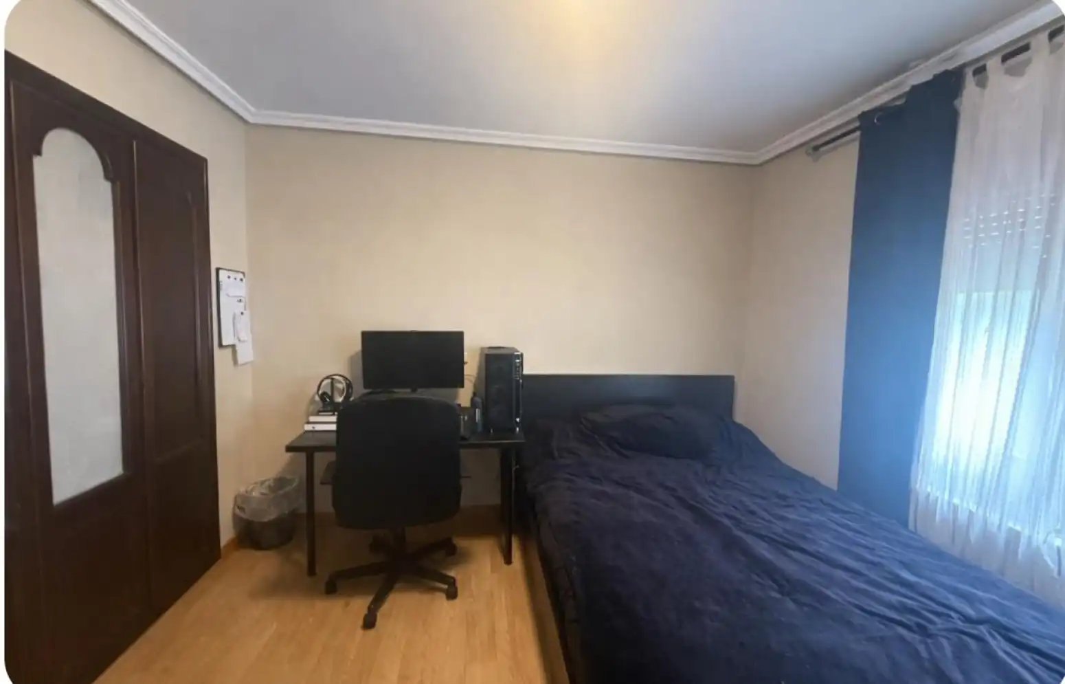 Bedroom of Flat for sale in Avilés  with Heating, Private garden and Parquet flooring