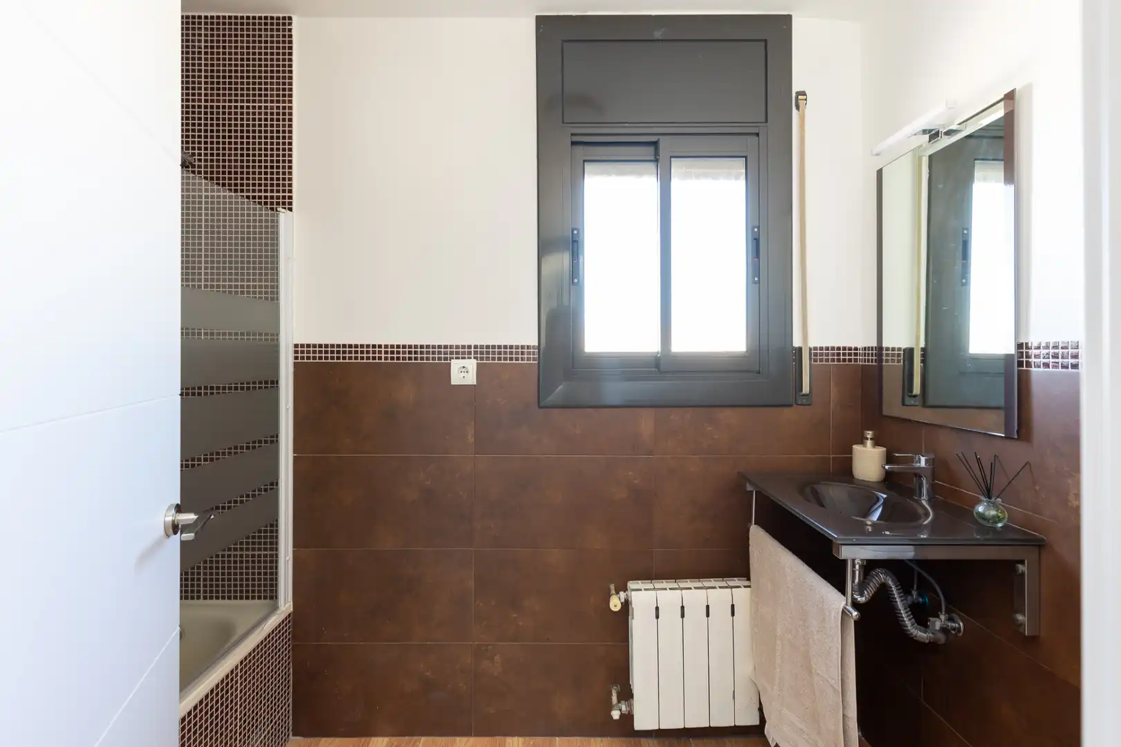 Baño de Ático en venta en Terrassa con Aire acondicionado, Calefacción y Terraza